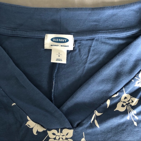 Blue Floral Old Navy Maternity Top - Picture 4 of 5